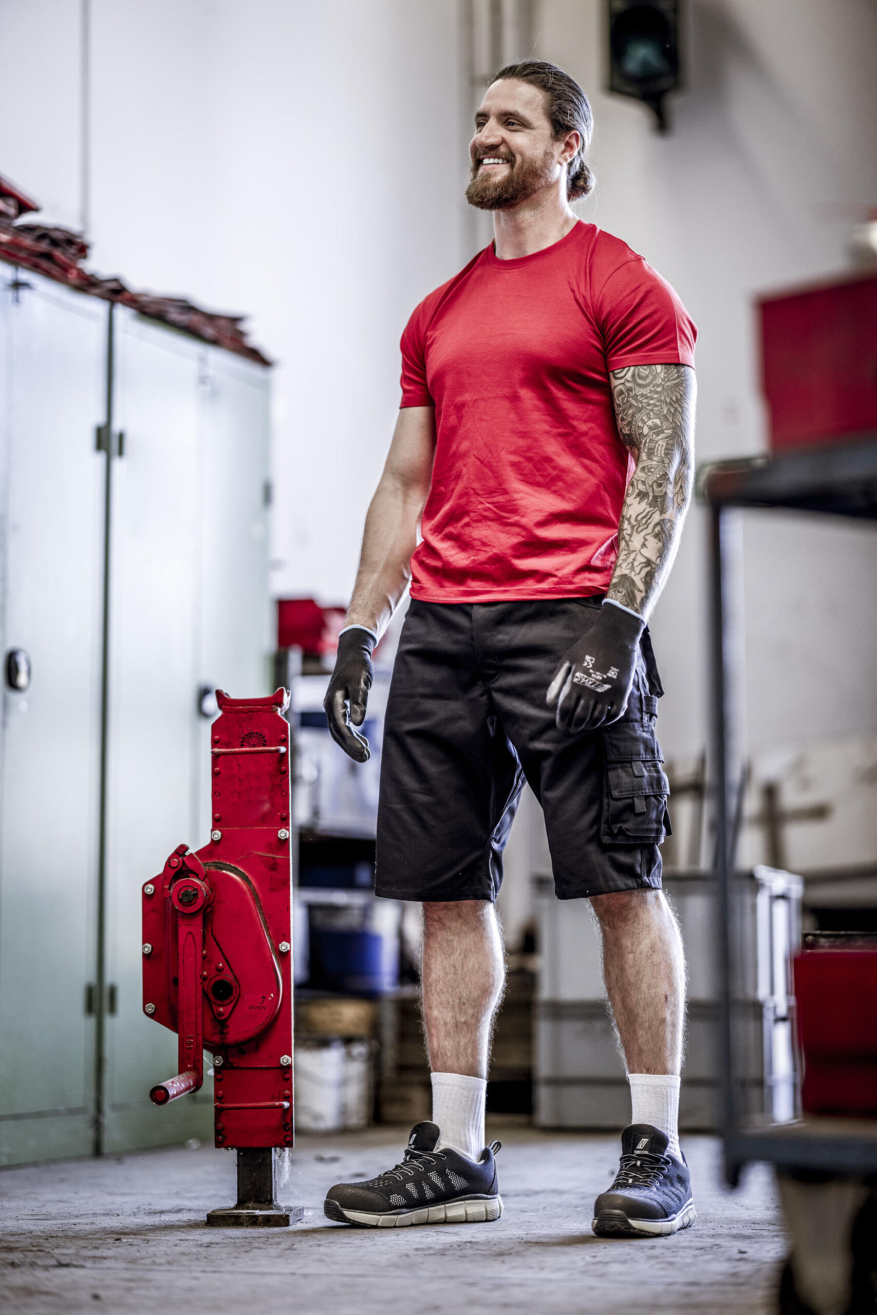 7004_red_7600_7440_grey_6215_hoch